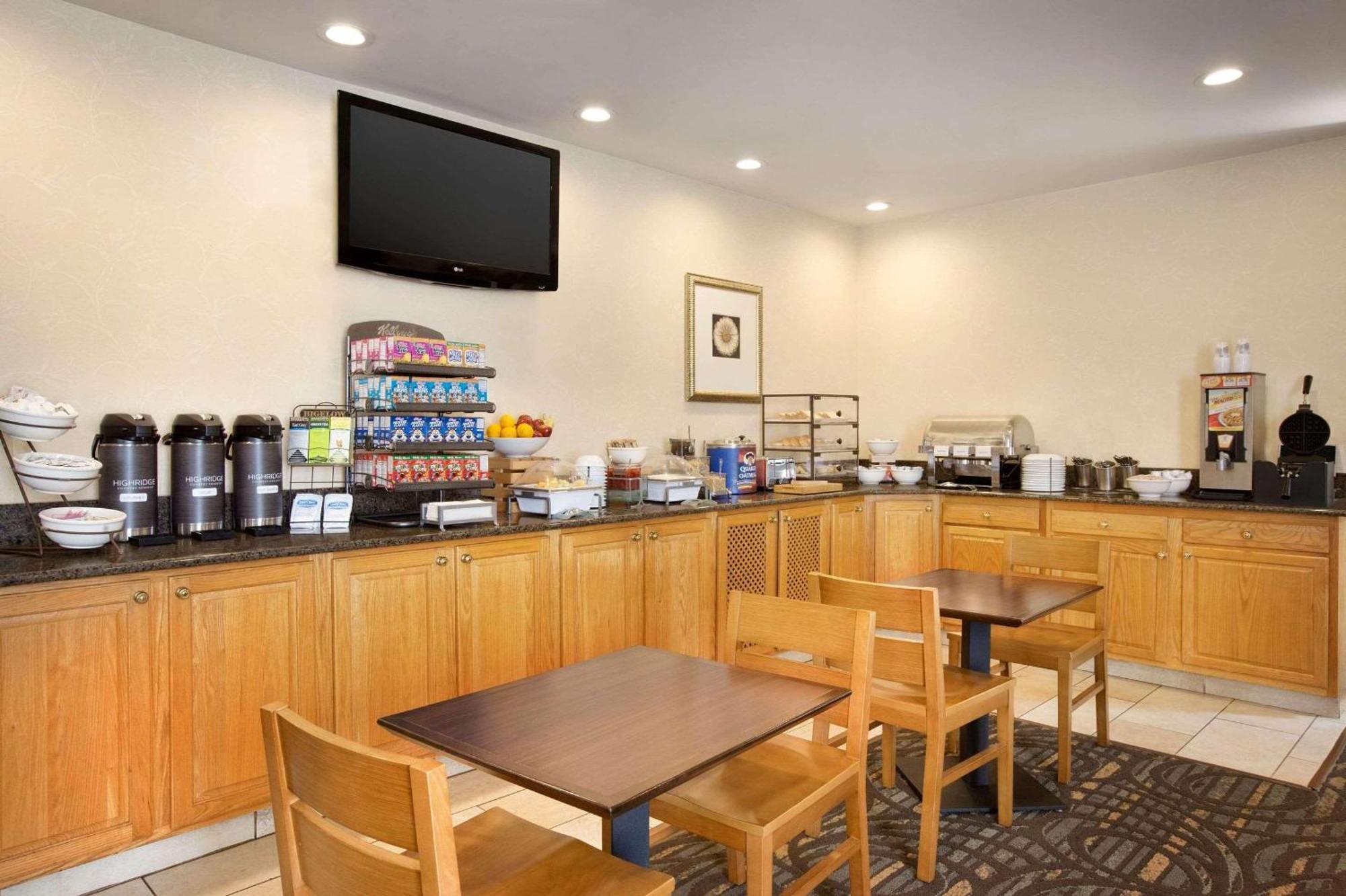 Country Inn & Suites By Radisson, Lexington, Va Buitenkant foto