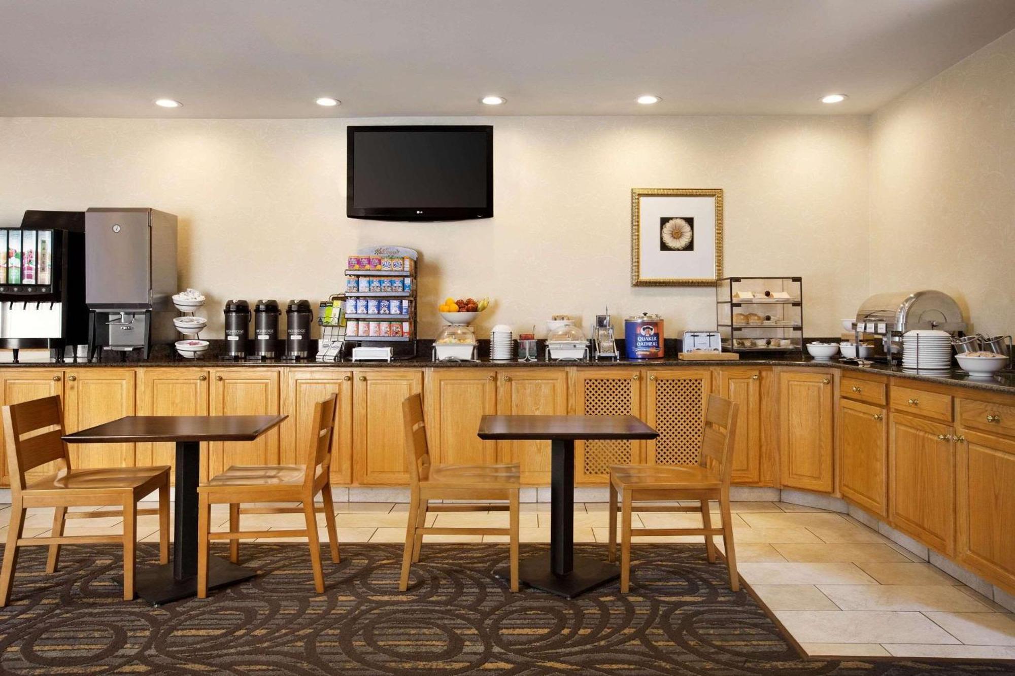 Country Inn & Suites By Radisson, Lexington, Va Buitenkant foto